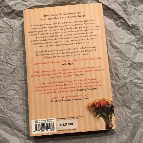 ⭐️5 for $15⭐️Glass Houses by Sandra Howard | Book - Picture 2 of 2